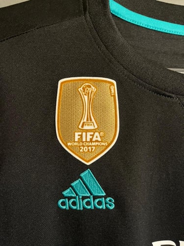 ريال مدريد 2018 الاسود نسخة الابطال