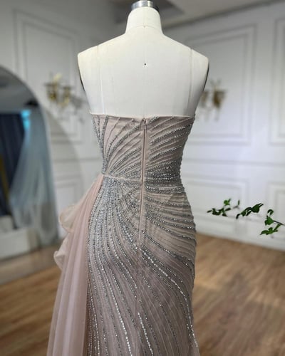 فستان بتطريز راقي