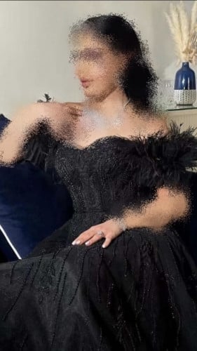 فستان بقصة كلوش مطرز