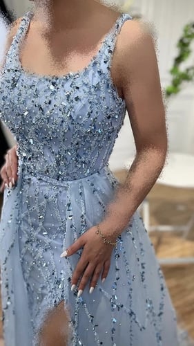 فستان بتطريز فاخر