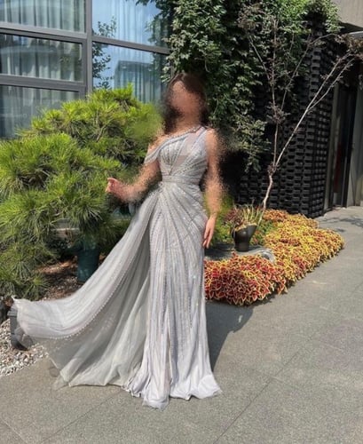 فستان بتطريز يدوي انيق