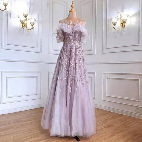 فستان بتطريز راقي