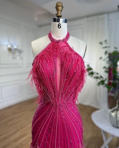 فستان بتطريز انيق