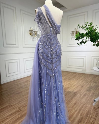 فستان بتطريز فاخر