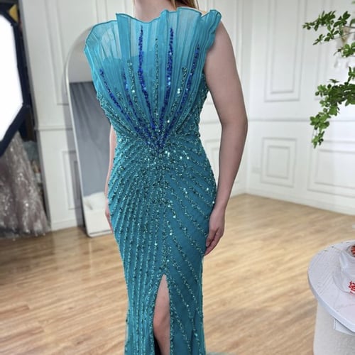 فستان بتطريز ناعم