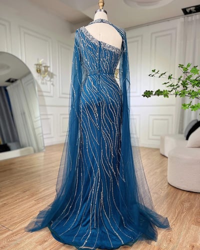 فستان باكمام طويله