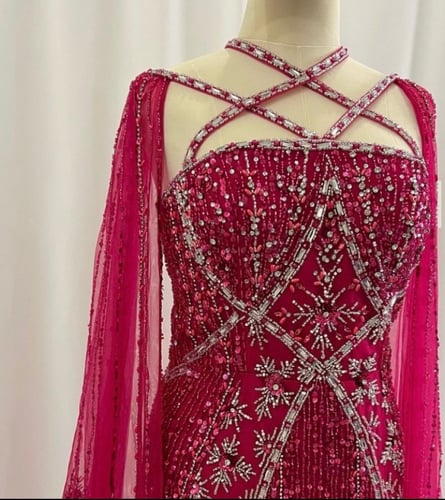 فستان بتطريز فاخر