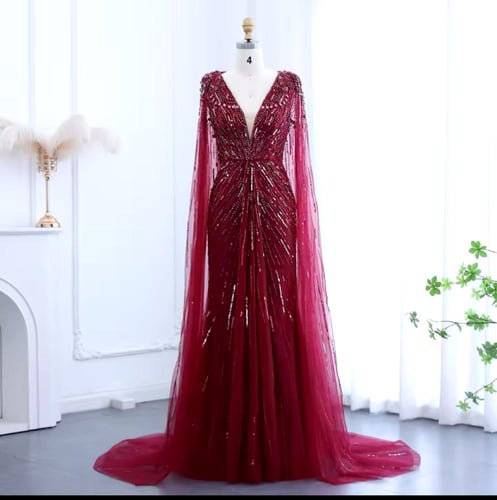 فستان بكاب وتطريز راقي