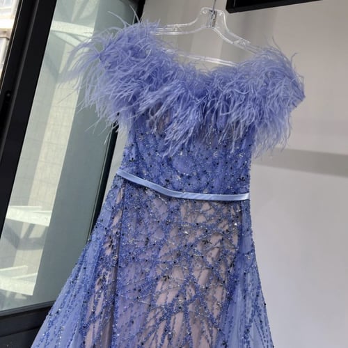 فستان ريش وتطريز راقي