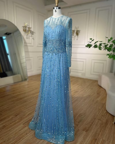 فستان بتطريز فاخر