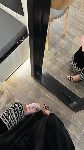 عباية مخمل باطراف سدو