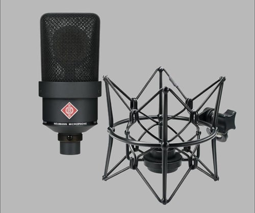 استوديو المحترفين للانشاد والتعليق الصوتي