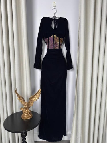 فستان كحلي مخمل ناعم