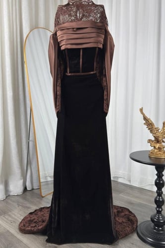 فستان ناعم بأكمام دانتيل لون بني