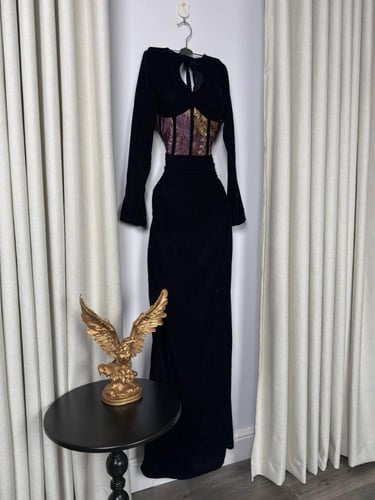 فستان كحلي مخمل ناعم