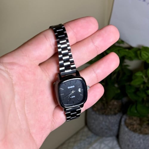 ساعة كاسيو نسائية اسود