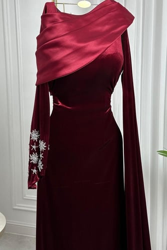 فستان سهرة أنيق شتوي بلونين اسود و عودي