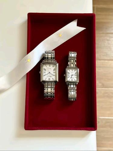 ساعة كبلز مع طباعة صوره عيون