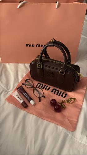 شنطه miumiu