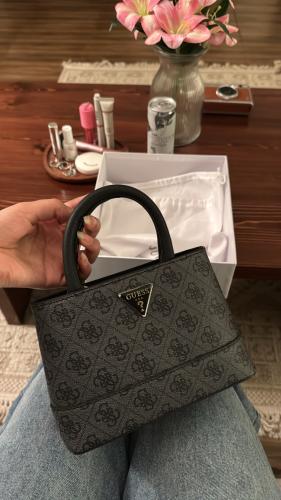 شنط جيس GUESS