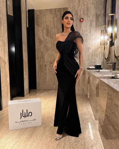 فستان سهرة جنى الاسود المرصع