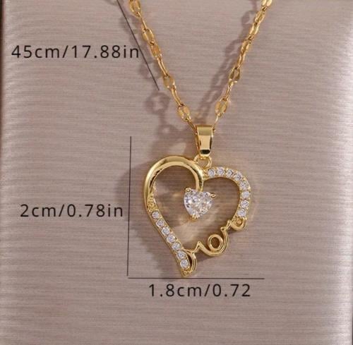 قلادة قلب باللون الذهبي