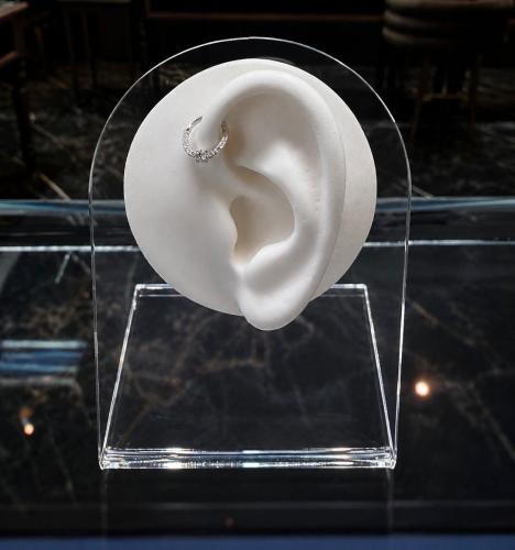 حلق بيرسينق Daith الماس