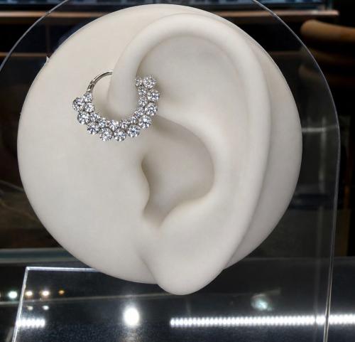 حلق بيرسينق Daith الماس