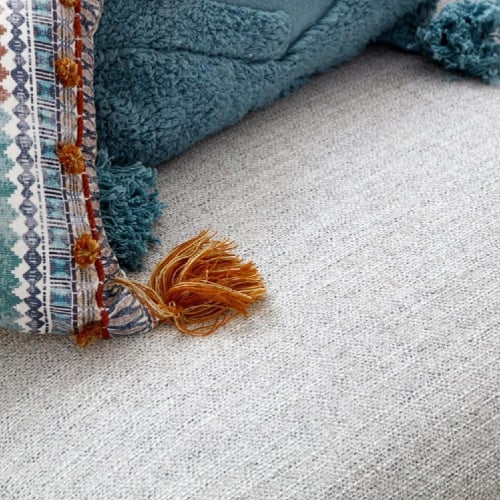 كنب يجمع بين الفخامة والجمال