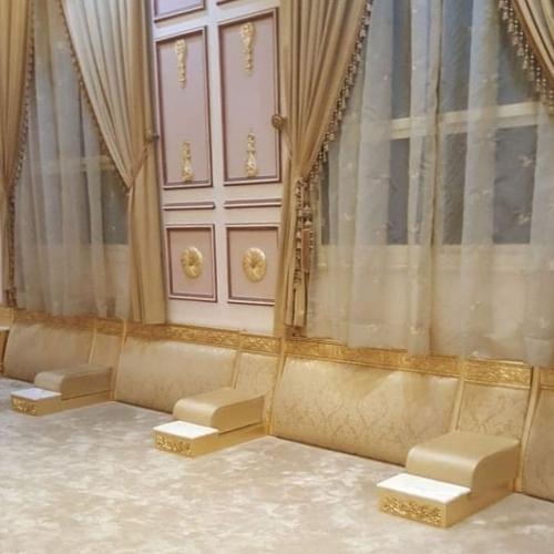 مساند الظهر ذهبي خشبي مبروز