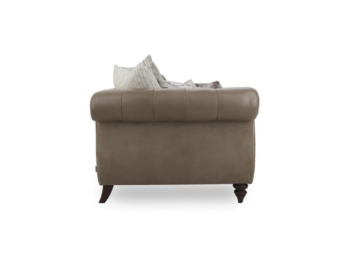 كنب كلاسيكي بتفاصيل فنية وأرستقراطية