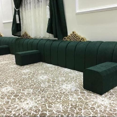 كنب أرضي بلون أخضر ملكي