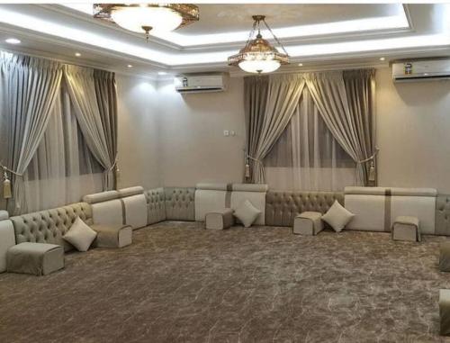 مساند الظهر مودرن مع التكايات بتصميم مبتكرة