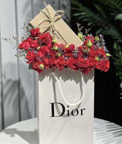 تنسيق ورد احمر بيبي روز