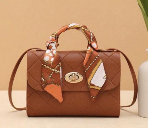 شنطة نسائية جاهزه لي الاهداء