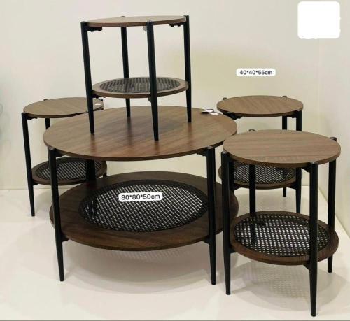 طقم طاولات 5 قطع راتان خشبي