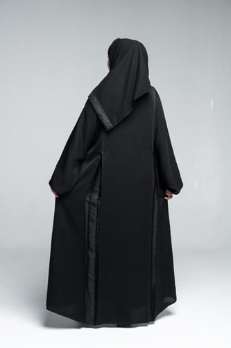 عباية جاكار خلف نص كلوش