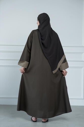 عباية أزرار قماش كريب ربع كلوش