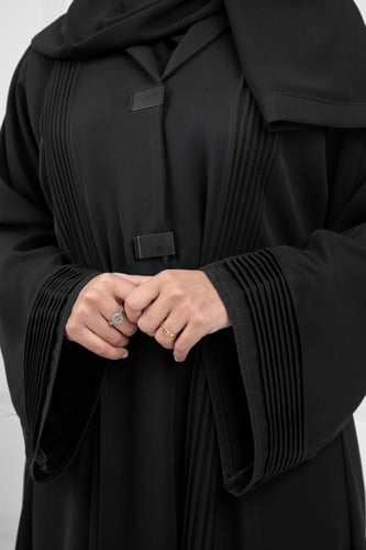 عباية ربع كلوش ياقه كسرات