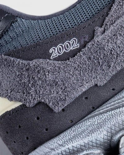 حذاء | New Balance 2002R Dark Grey Distressed