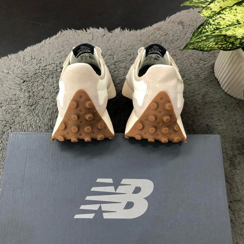 حذاء | New Balance Beige Navy