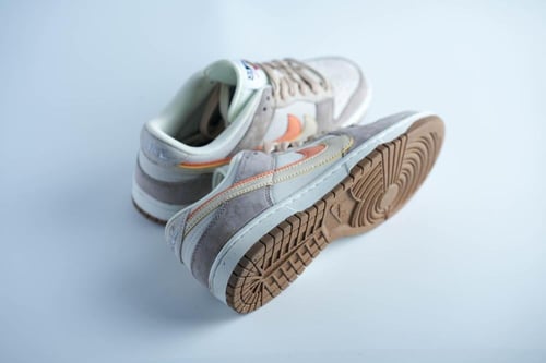 حذاء Nike SB Dunk مكس ألوان بتصميم شبابي عصري وخفي...