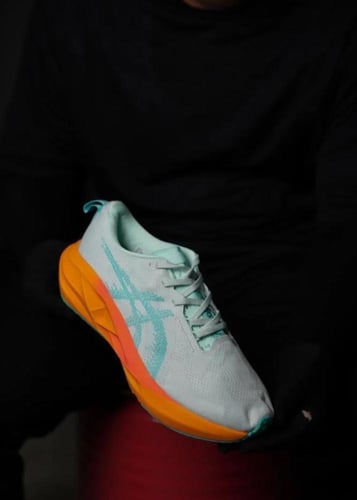 حذاء Asics Novablast 4 أخضر برتقالي | لورد