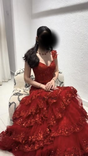 فستان سمراء