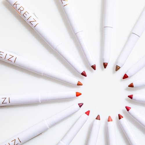 قلم تحديد الشفاه كريزي بيوتي