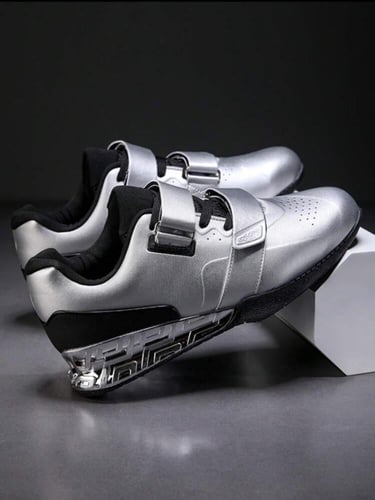 حذاء رفع اثقال