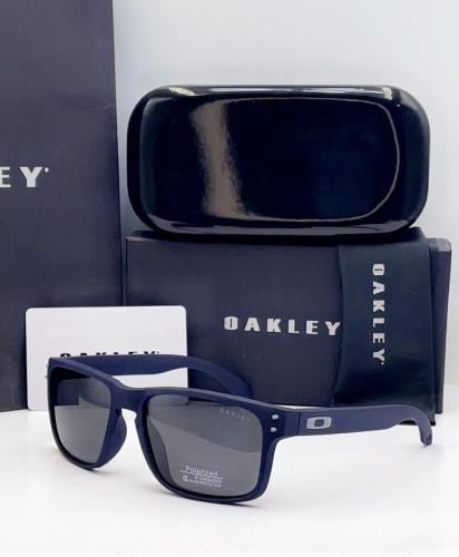 نظارة شمسية OAKLEY