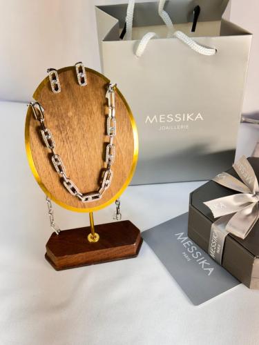طقم نسائي فاخر من MESSIKA