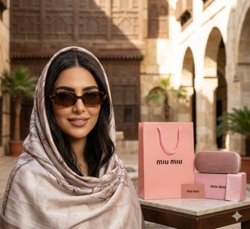 نظارة شمسية Miu Miu