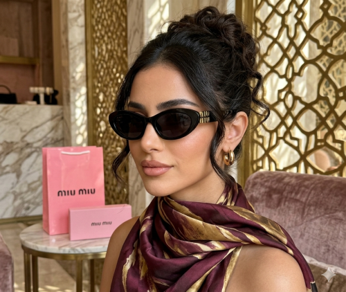 نظارة شمسية miu miu